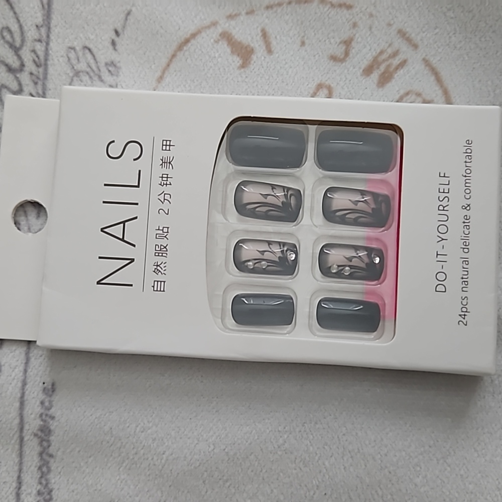 24pcs natural delicate & Comfortable Nails